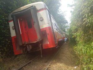 Passenger train derails around Mabonji, Kumba