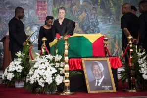 Kofi Annan's widow Nane Maria stands in front of his coffin at the Accra International Conference Annan's body will remain at Accra Conference Centre until the burial ceremony that will take place on September 13 at Burma Camp military cemetery in Accra. Kofi Annan was the seventh Secretary-General of the United Nations, serving from 1997 to 2006. / AFP PHOTO / Ruth McDowall